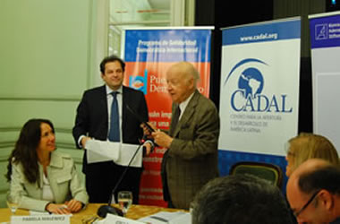 CADAL presents Jorge Edwards with the Special Award for Committed Diplomacy in Cuba