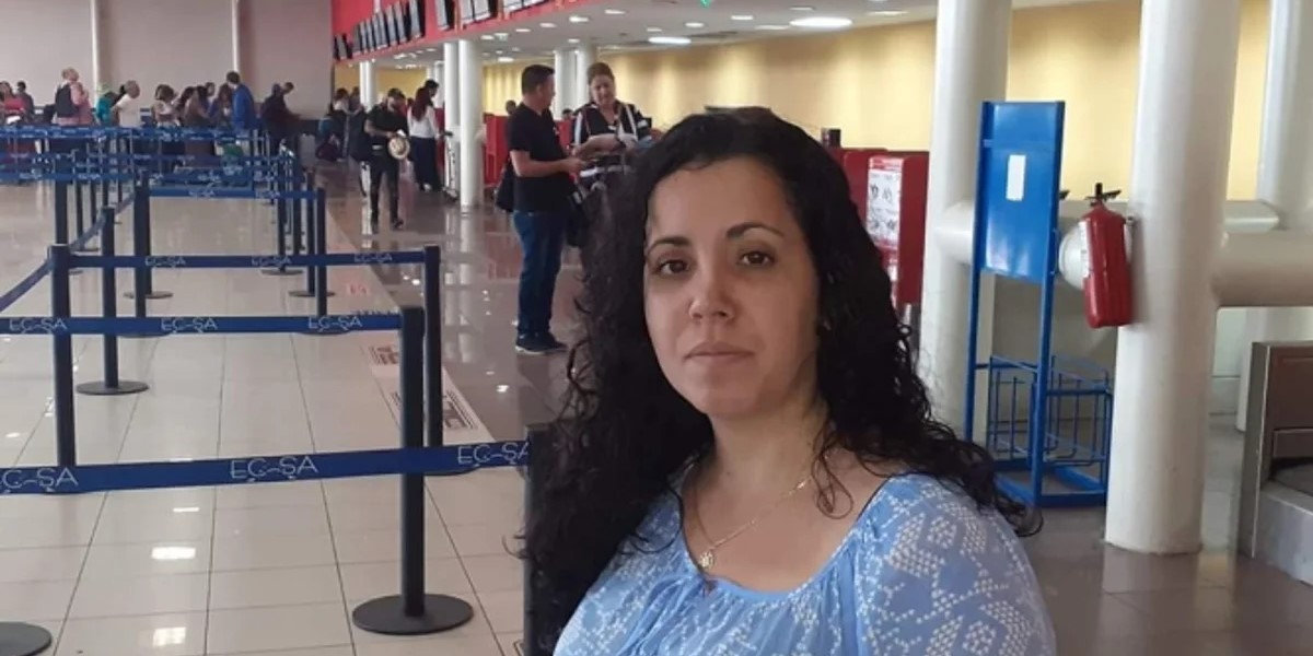Camila Acosta en el aeropuerto José Martí de La Habana, Cuba