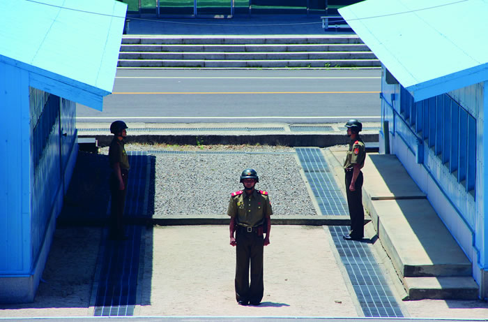 Militares norcoreanos en la frontera entre Corea del Norte y Corea del Sur. Crédito: Florencia Grieco