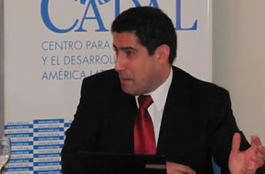 Patricio Navia: «La gente cree que la Constitución es una píldora mágica que resuelve los problemas»